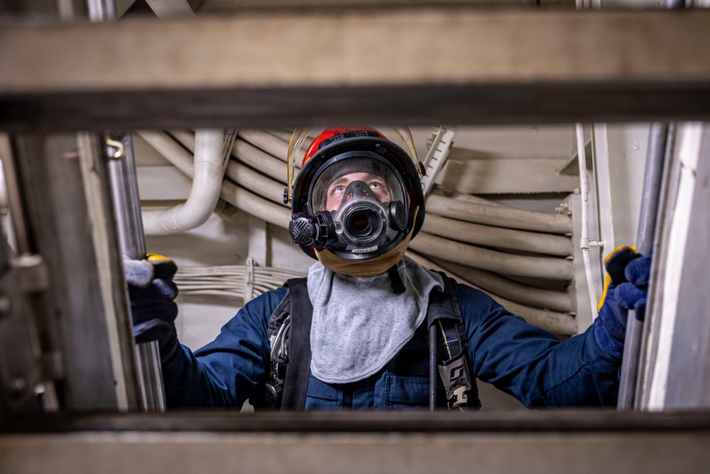 USS Iwo Jima Conducts Damage Control Training