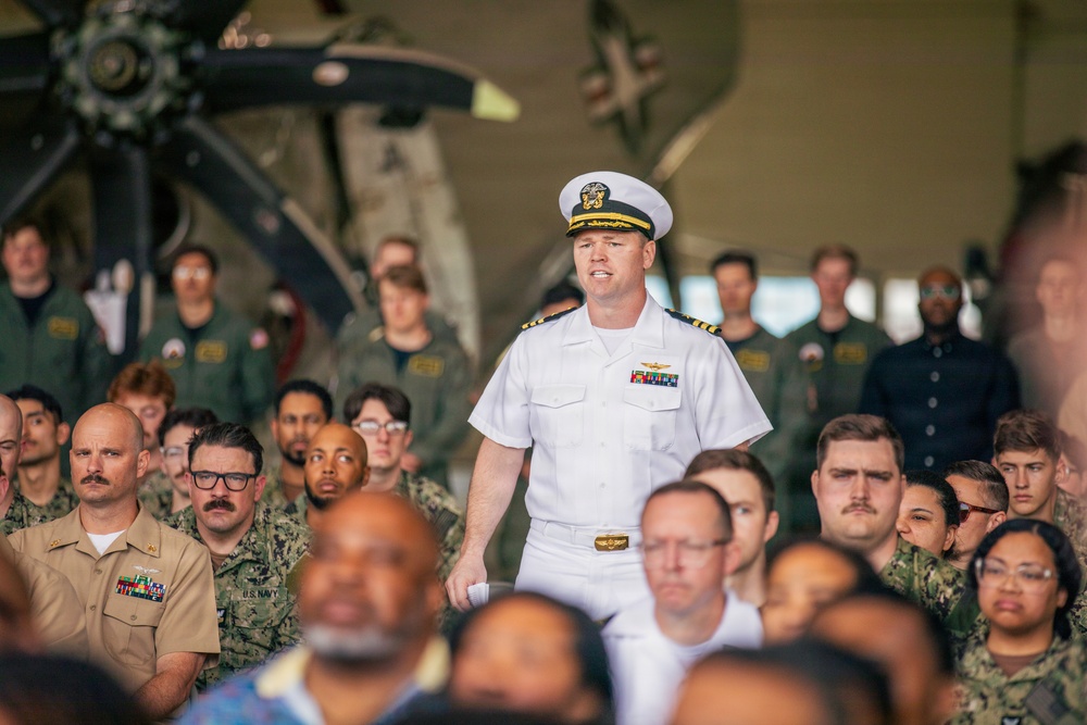 VX-1 hosts retirement ceremony