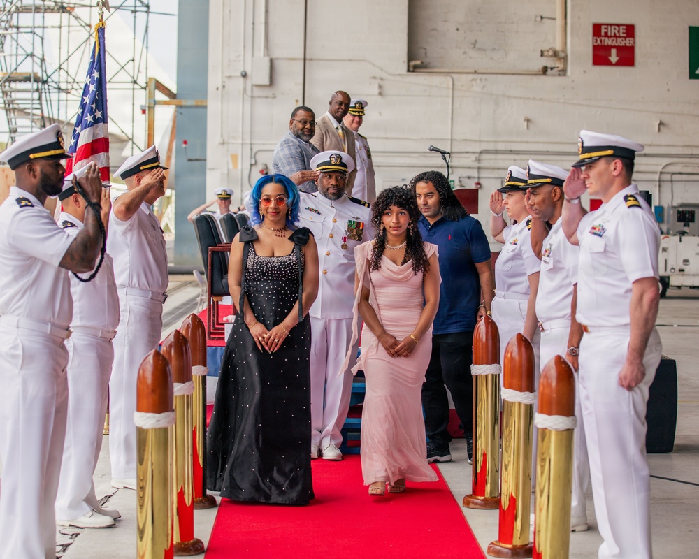 VX-1 hosts retirement ceremony