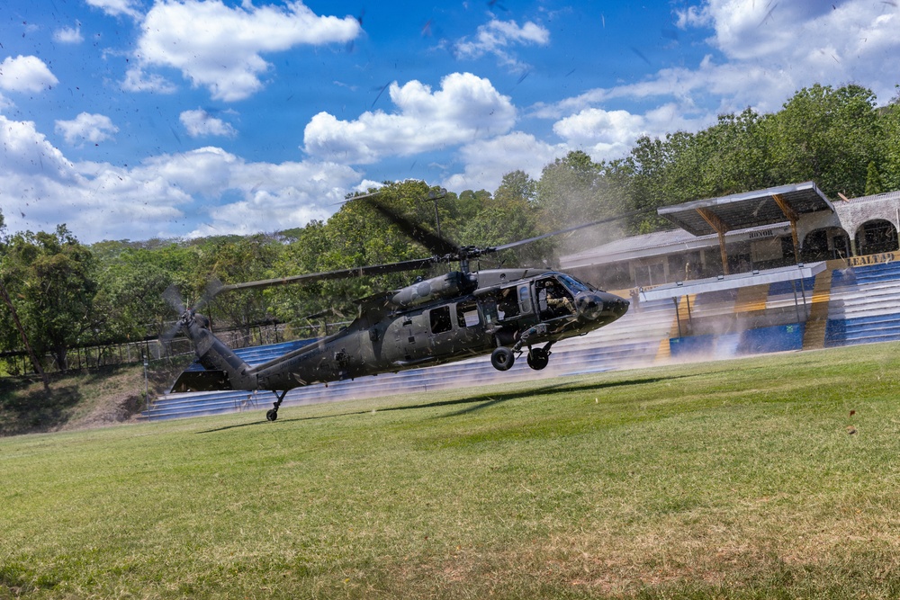 Soldiers conduct Medical Evacuation Training during CENTAM Guardian 26