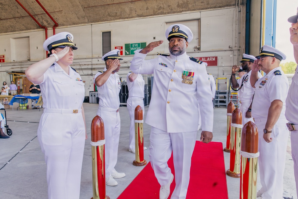 VX-1 hosts retirement ceremony