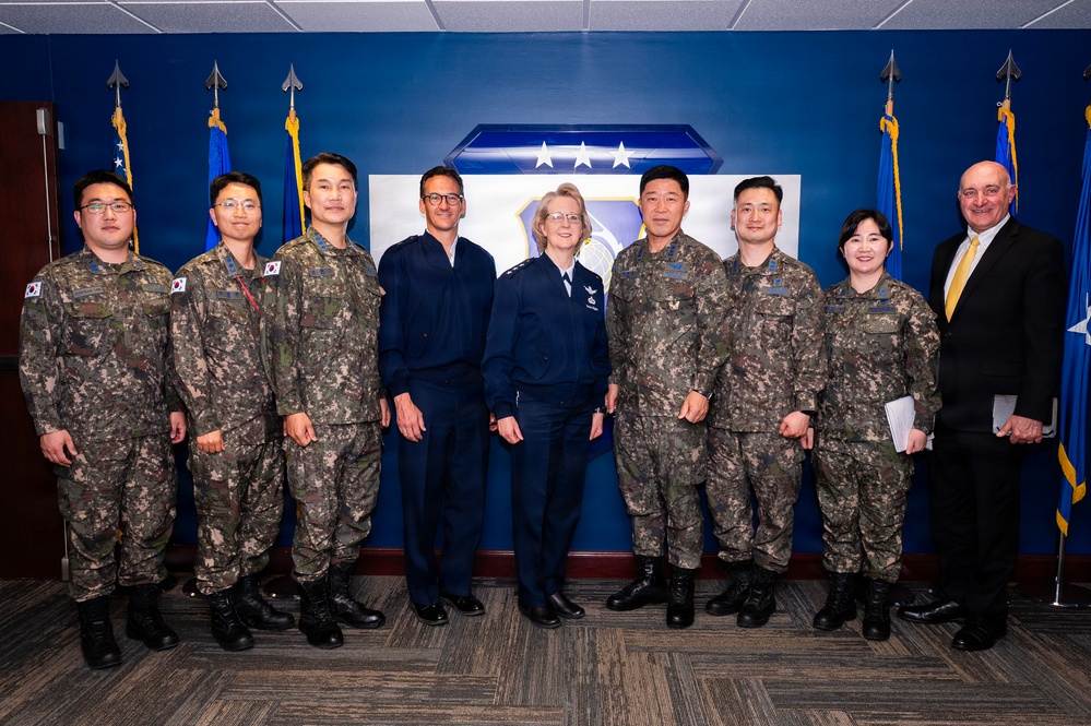 Commander of the Republic of Korea’s Air Force Logistics Command visits Wright-Patt
