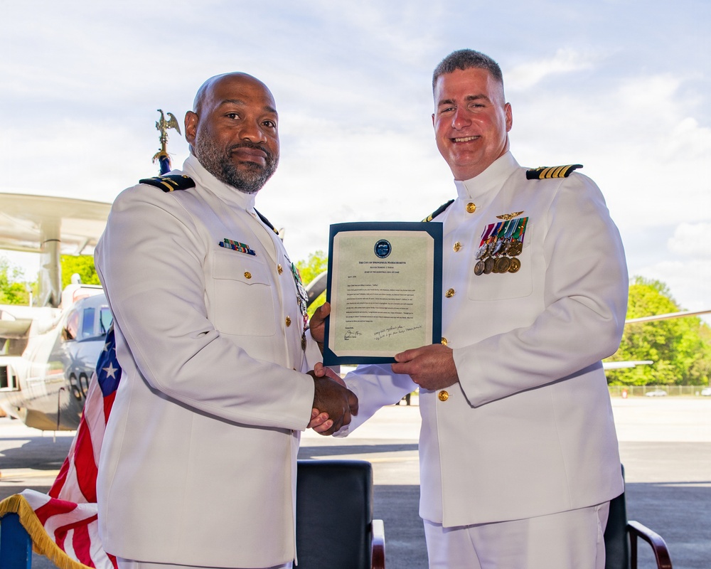 VX-1 hosts retirement ceremony