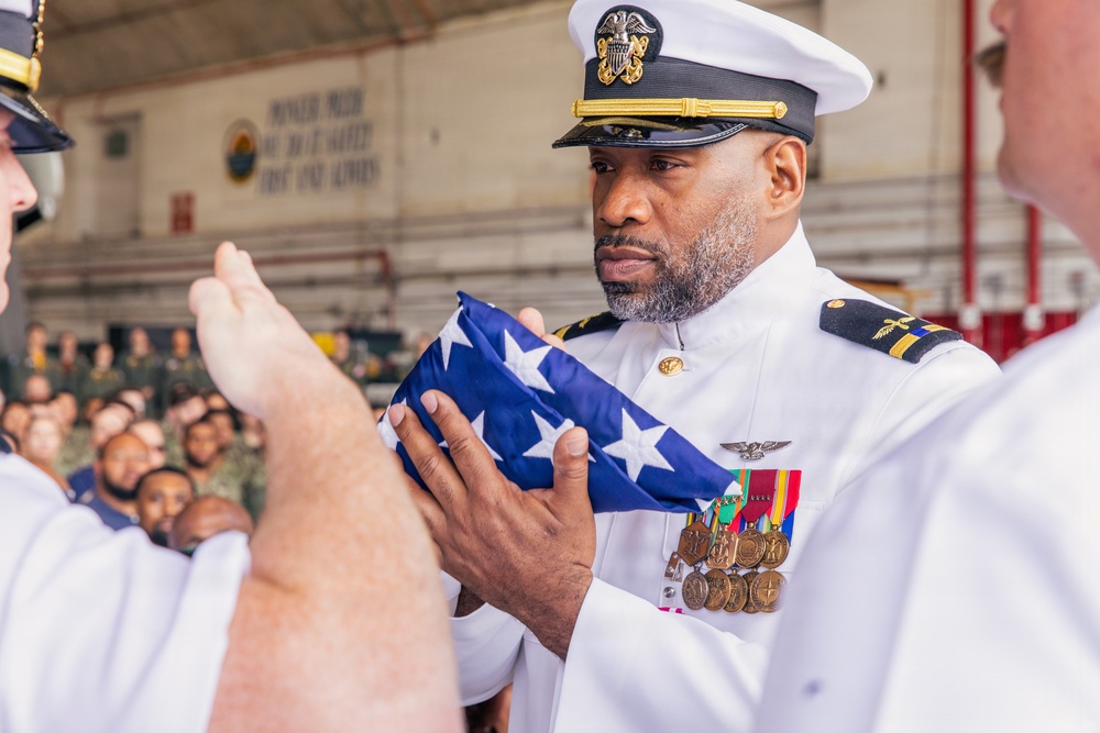 VX-1 hosts retirement ceremony