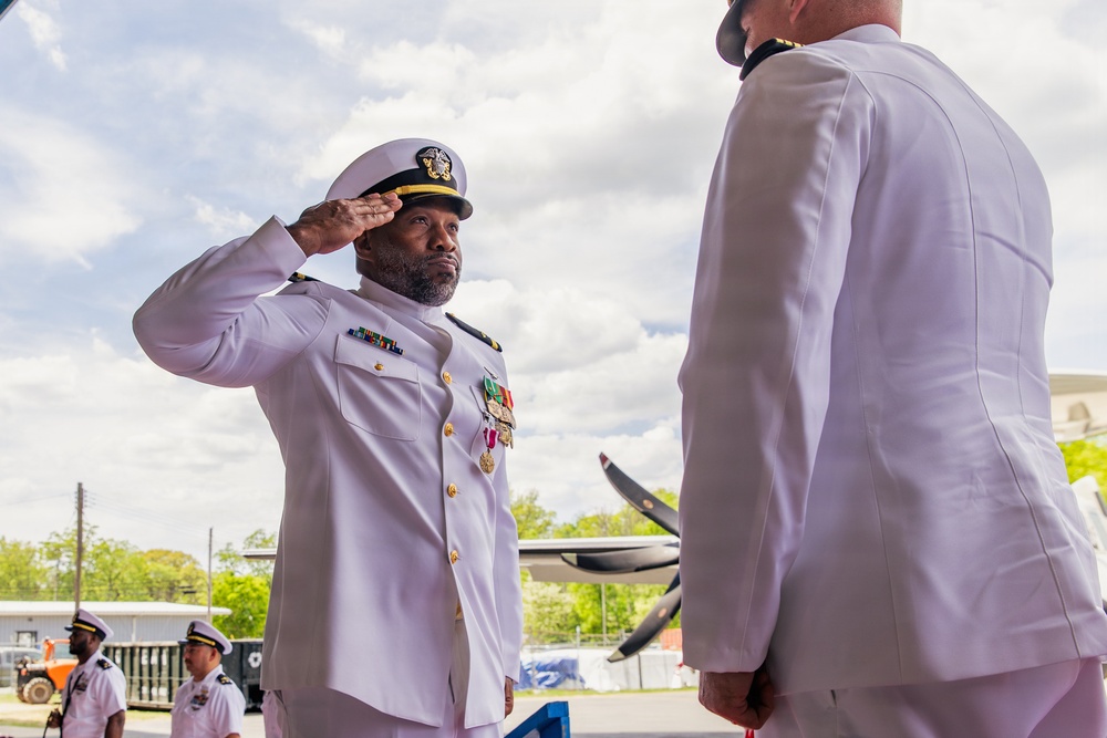 VX-1 hosts retirement ceremony