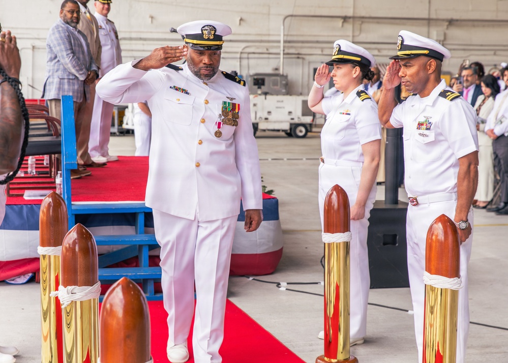 VX-1 hosts retirement ceremony