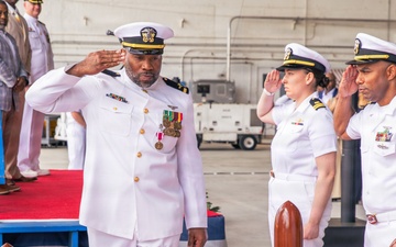 VX-1 hosts retirement ceremony