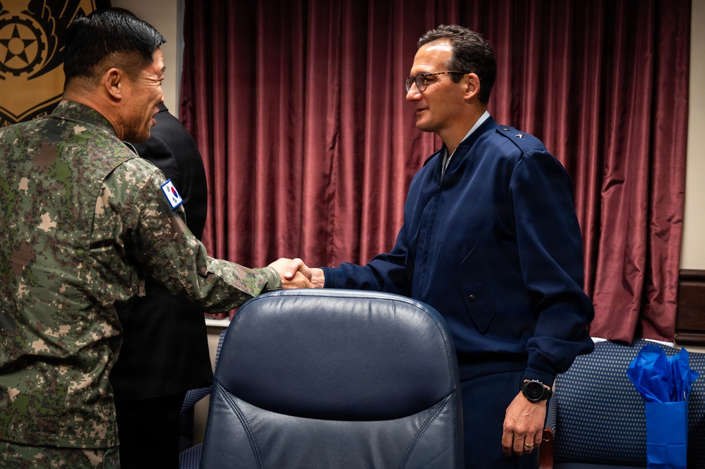 Commander of the Republic of Korea’s Air Force Logistics Command visits Wright-Patt