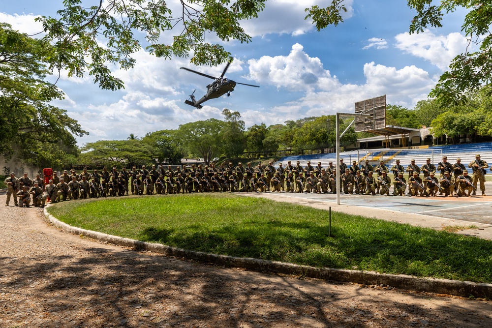Soldiers conduct Medical Evacuation Training during CENTAM Guardian 26