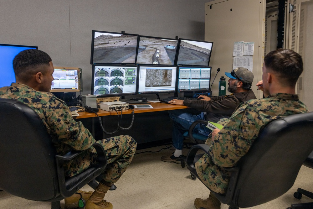 Marines with CLR-1 Conduct Combat Convoy Simulator Training