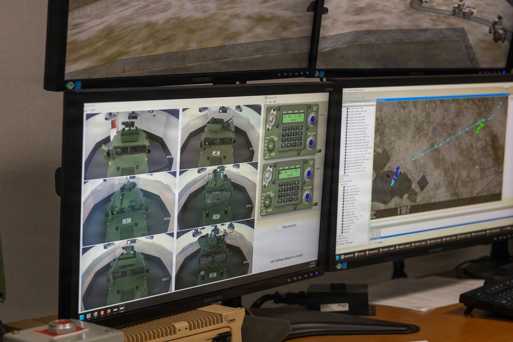 Marines with CLR-1 Conduct Combat Convoy Simulator Training