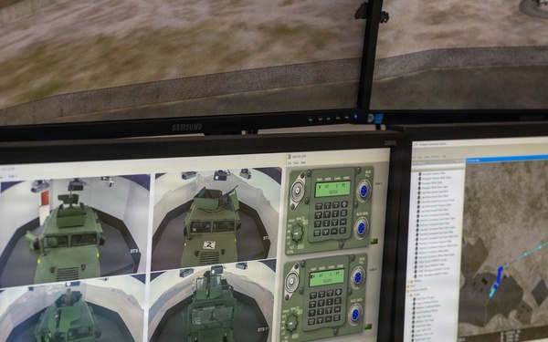 Marines with CLR-1 Conduct Combat Convoy Simulator Training