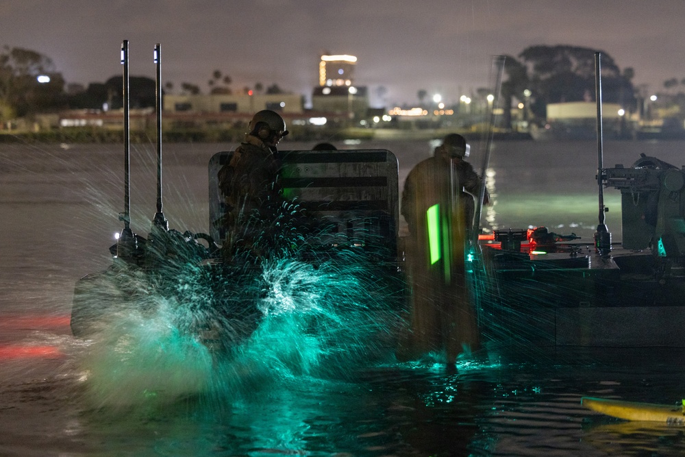 BLT 2/4 conducts ACV Water integration Training Program