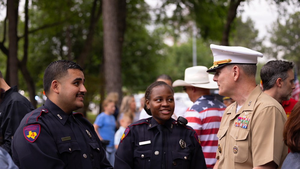U.S. service members participate in wreath-laying ceremony at Fallen Warriors Memorial