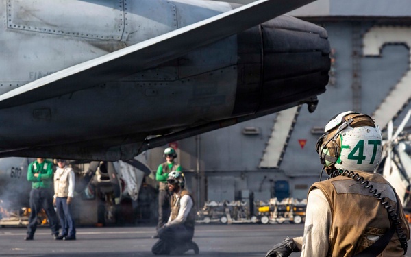 Abraham Lincoln Conducts Flight Operations