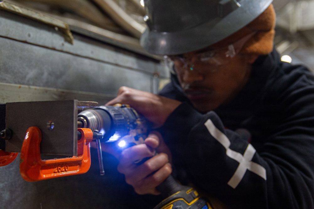 USS Ronald Reagan (CVN 76) Sailors Conduct Flight Deck Inspection