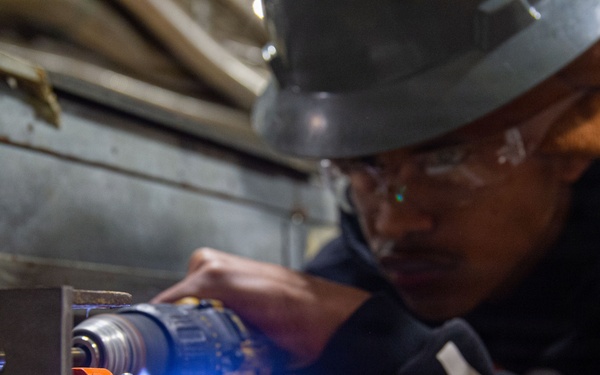 USS Ronald Reagan (CVN 76) Sailors Conduct Flight Deck Inspection