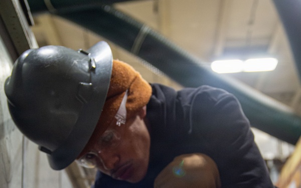 USS Ronald Reagan (CVN 76) Sailors Conduct Flight Deck Inspection