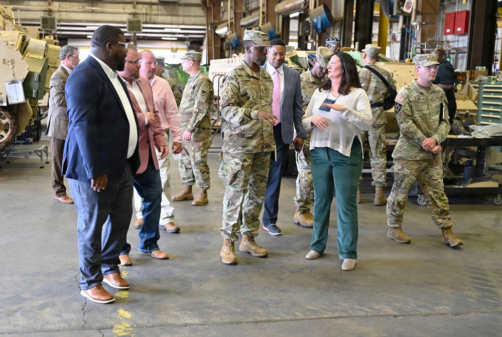 Red River highlights advanced manufacturing, OIB capabilities during AMC visit