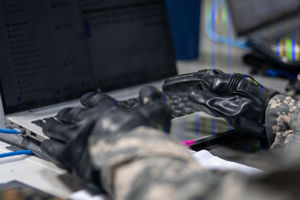 CLR-1 Conducts CPX in MOPP Gear