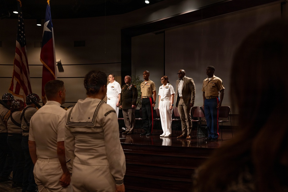 U.S. service members visit Houston City College