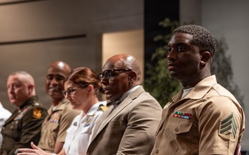 U.S. service members visit Houston City College