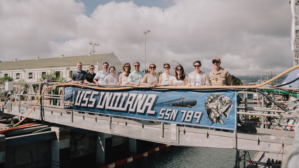 STAFFDELL Swift visits USS Indiana (SSN 789)