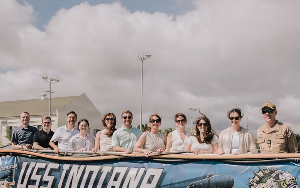 STAFFDELL Swift visits USS Indiana (SSN 789)