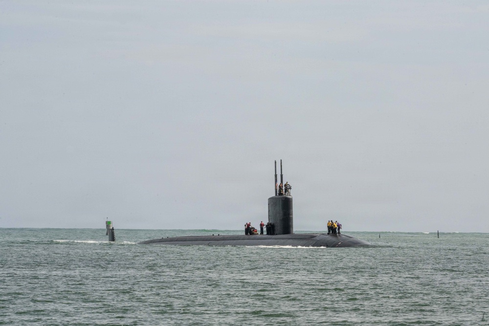 USS Asheville approaches Joint Base Pearl Harbor-Hickam