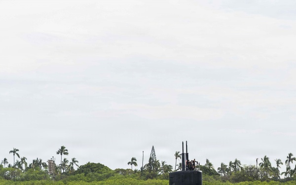 USS Asheville approaches Joint Base Pearl Harbor-Hickam