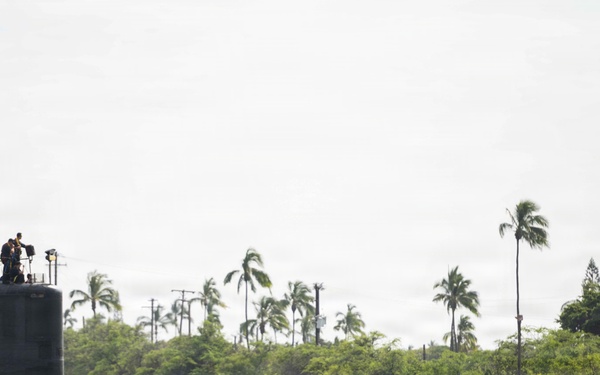 USS Asheville approaches Joint Base Pearl Harbor-Hickam