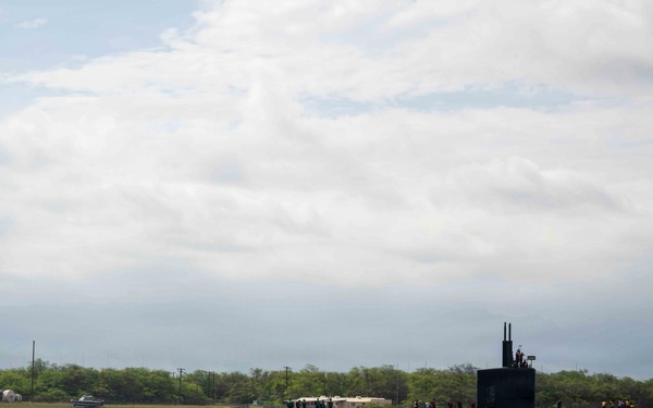 USS Asheville approaches Joint Base Pearl Harbor-Hickam