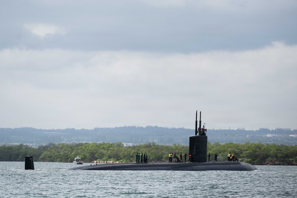 USS Asheville approaches Joint Base Pearl Harbor-Hickam