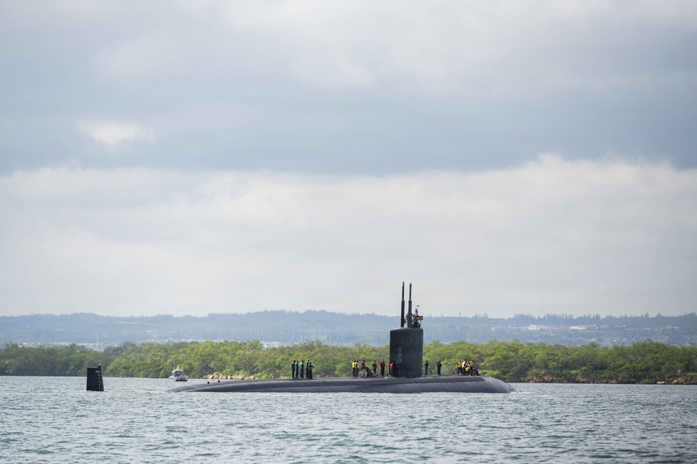 USS Asheville approaches Joint Base Pearl Harbor-Hickam