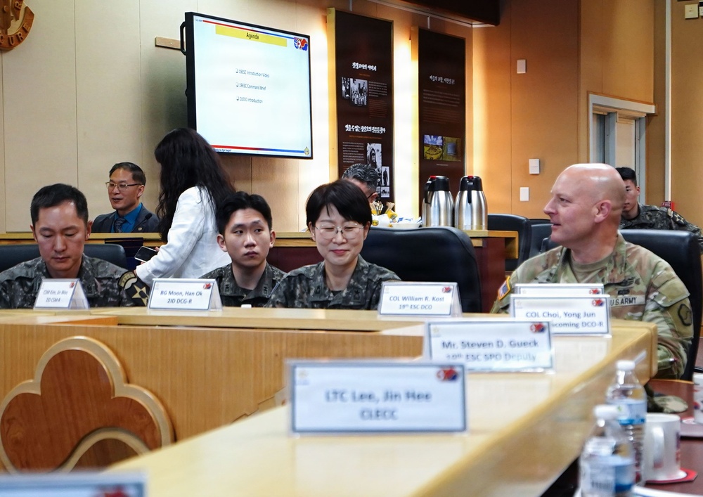 ROK Army leader receives sustainment briefing at Camp Henry