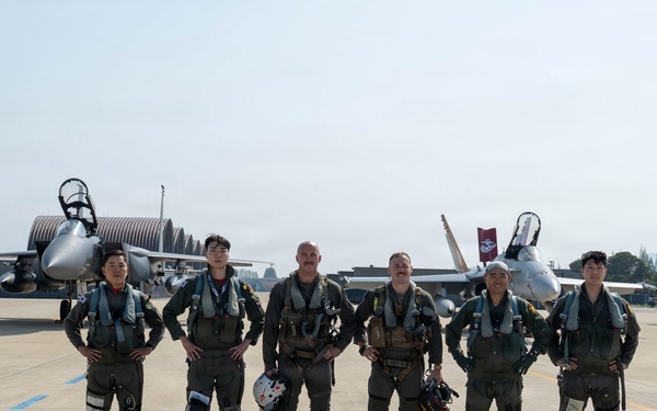 FF 26-1: 31 AEW CC greets ROKAF Operations Command CC at Gwangju AB