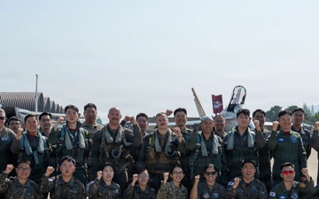 FF 26-1: 31 AEW CC greets ROKAF Operations Command CC at Gwangju AB
