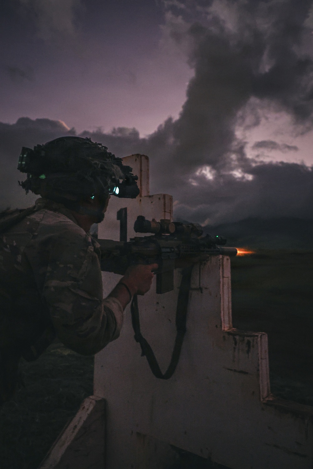 2-21 INF M7 NGSW RANGE NIGHT QUALIFICATION