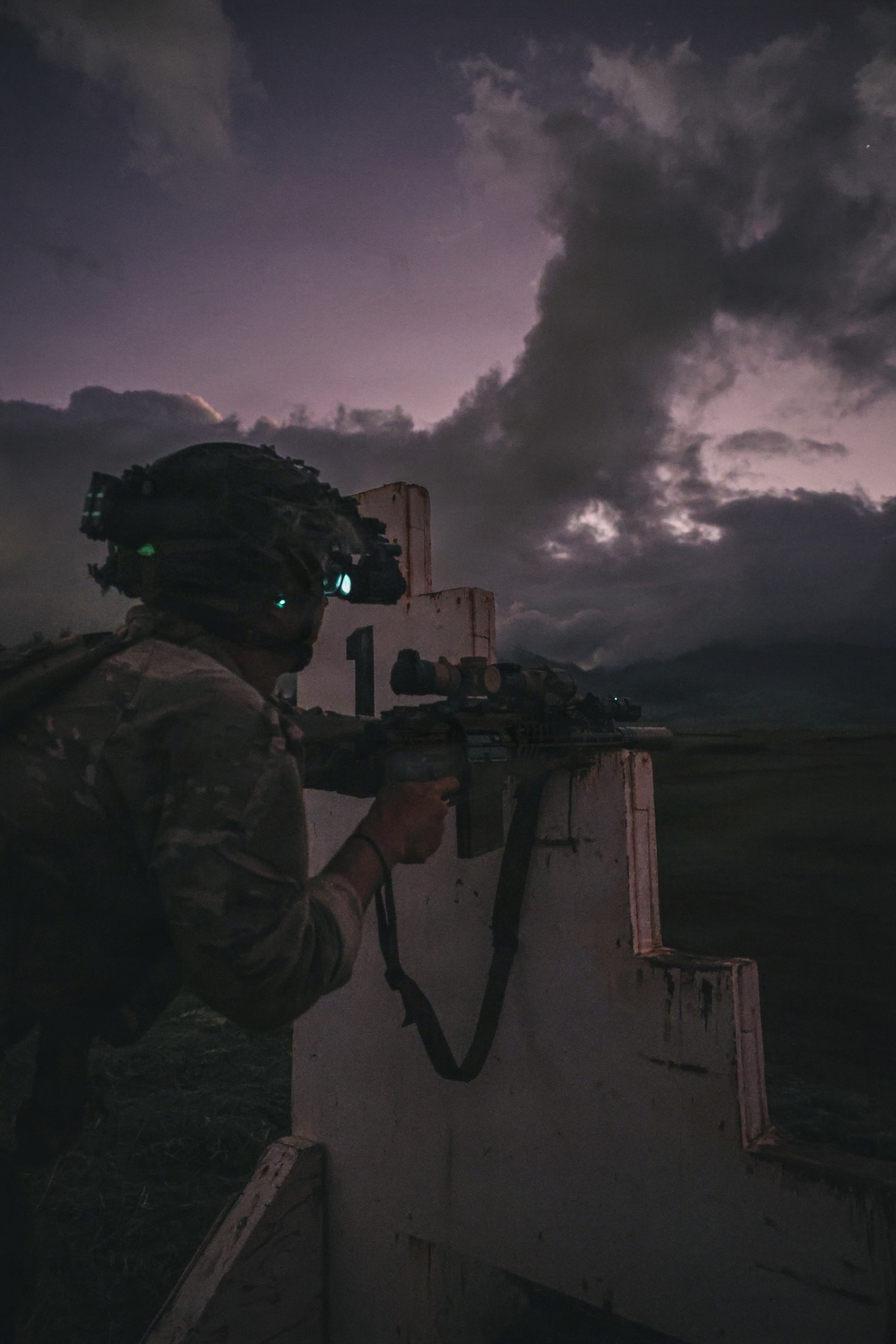 2-21 INF M7 NGSW RANGE NIGHT QUALIFICATION