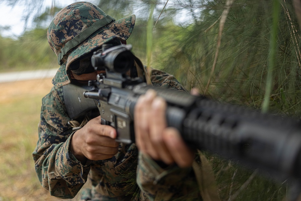 U.S. Marines and Sailors with Combat Logistics Regiment 35, 3rd Marine Logistics Group, Patrols