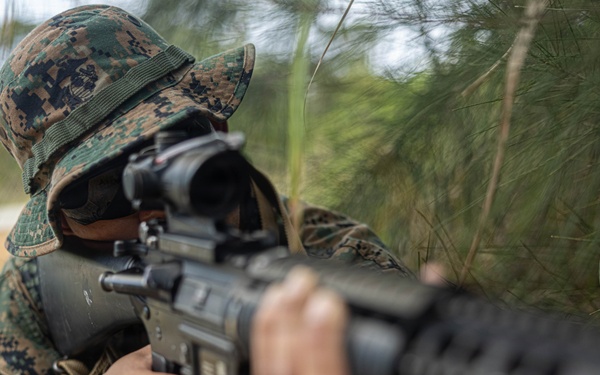 U.S. Marines and Sailors with Combat Logistics Regiment 35, 3rd Marine Logistics Group, Patrols