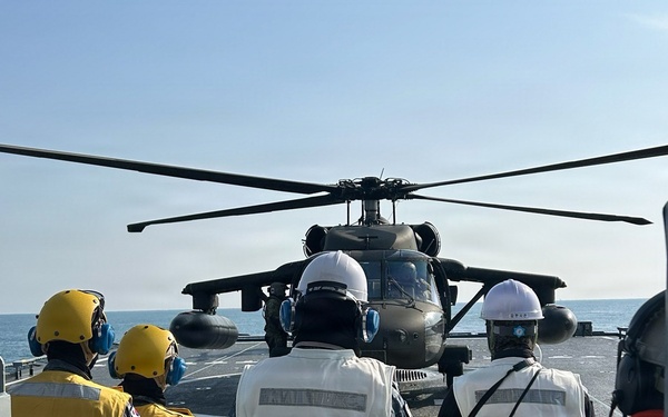 3-2 GSAB Conducts Deck Landing Qualifications