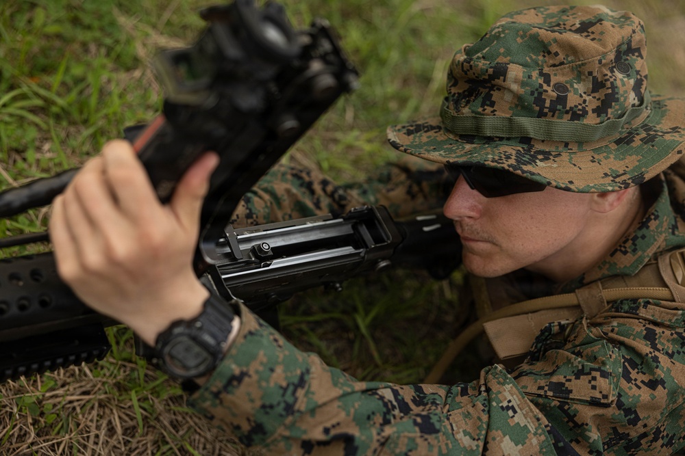 U.S. Marines and Sailors with Combat Logistics Regiment 35, 3rd Marine Logistics Group, Patrols