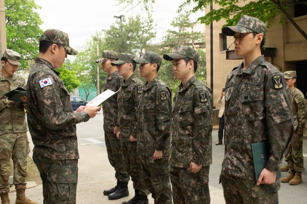 KATUSA Soldiers Recognized During ETS at Osan Air Base