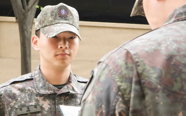 KATUSA Soldiers Recognized During ETS at Osan Air Base