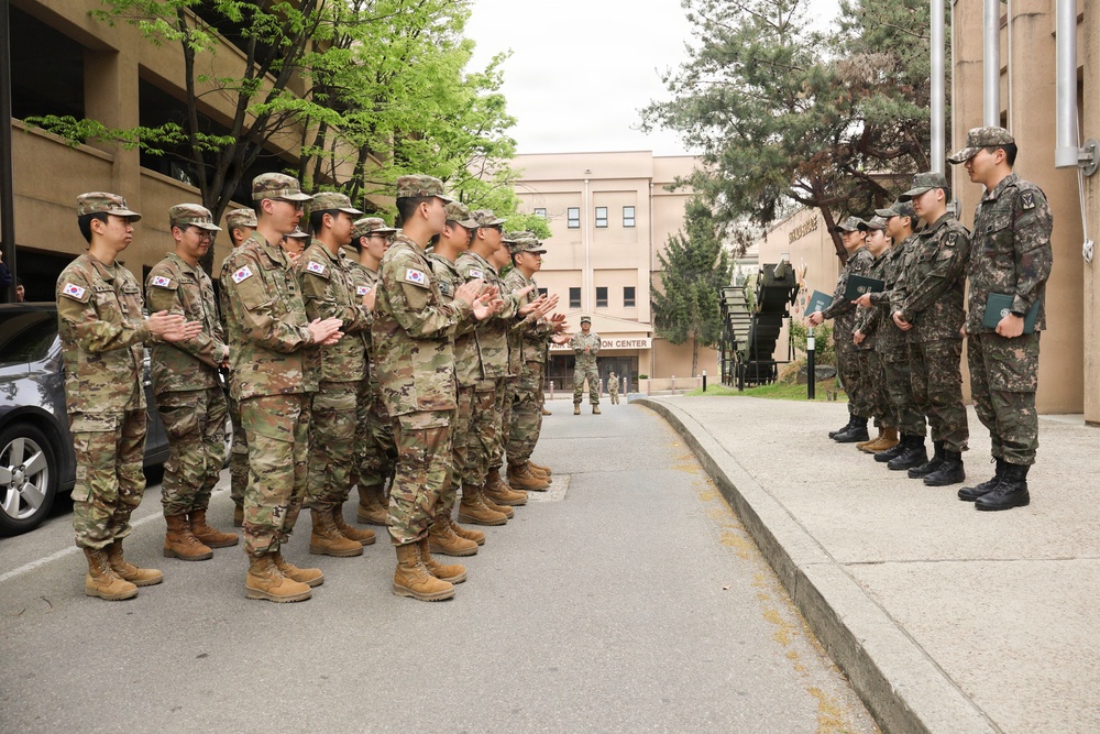 KATUSA Soldiers Recognized During ETS at Osan Air Base