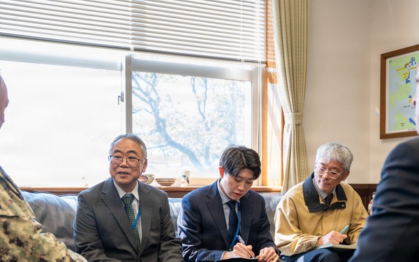 SDO Chief Tagawa Visits CFAS