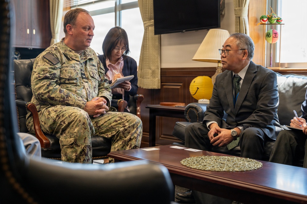 SDO Chief Tagawa Visits CFAS