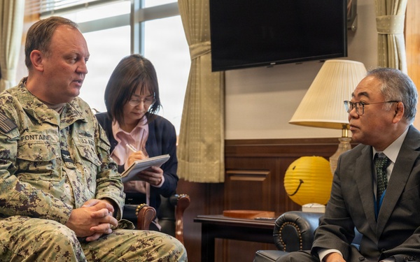 SDO Chief Tagawa Visits CFAS