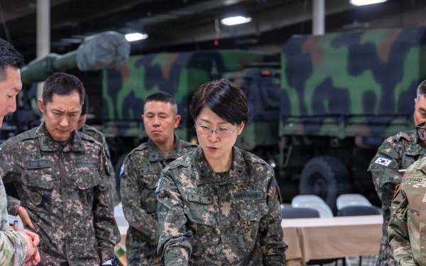 2nd Infantry Division Deputy Commanding General – ROK (DCG-R) Brig. Gen. Han-ok Moon visited Army Prepositioned Stock-4 (APS-4) at Camp Carroll on April 16.